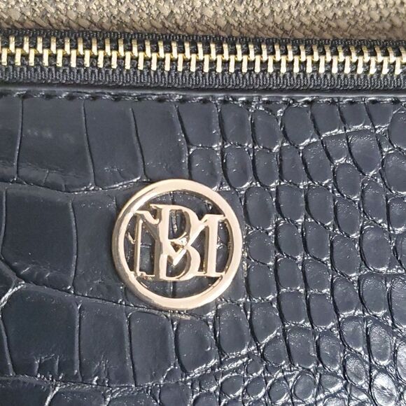 NWT BADGLEY MISCHKA Thin Crocodile Print Wallet - Picture 4 of 6